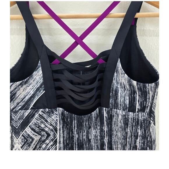 Lululemon Hot to Street tank Heatwave Open Criss-Cross back design purple. - Picture 2 of 9